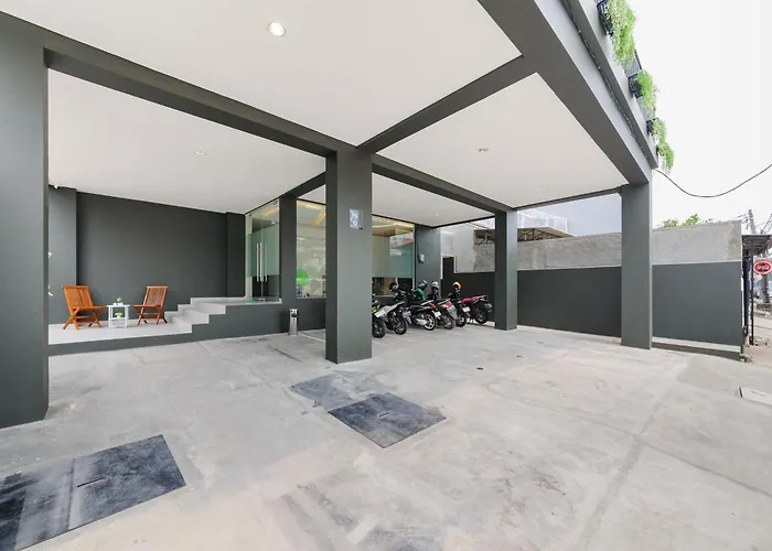 Urbanview Greenville Jakarta